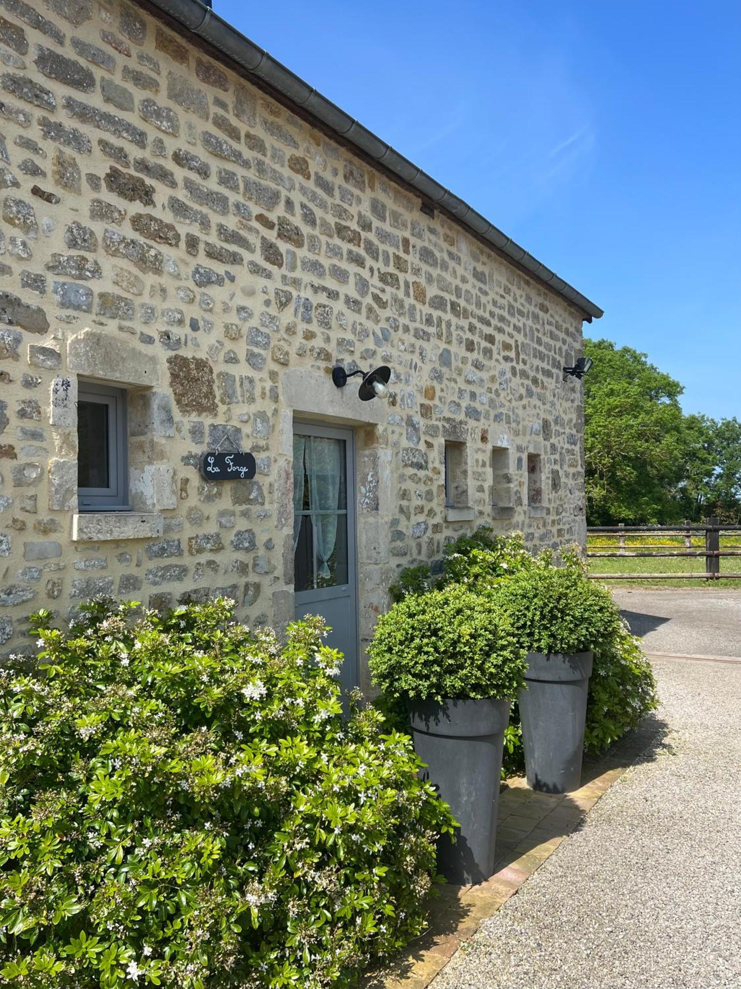 La Forge, Gite Familial,A Sainte Mere Eglise Villa Bagian luar foto