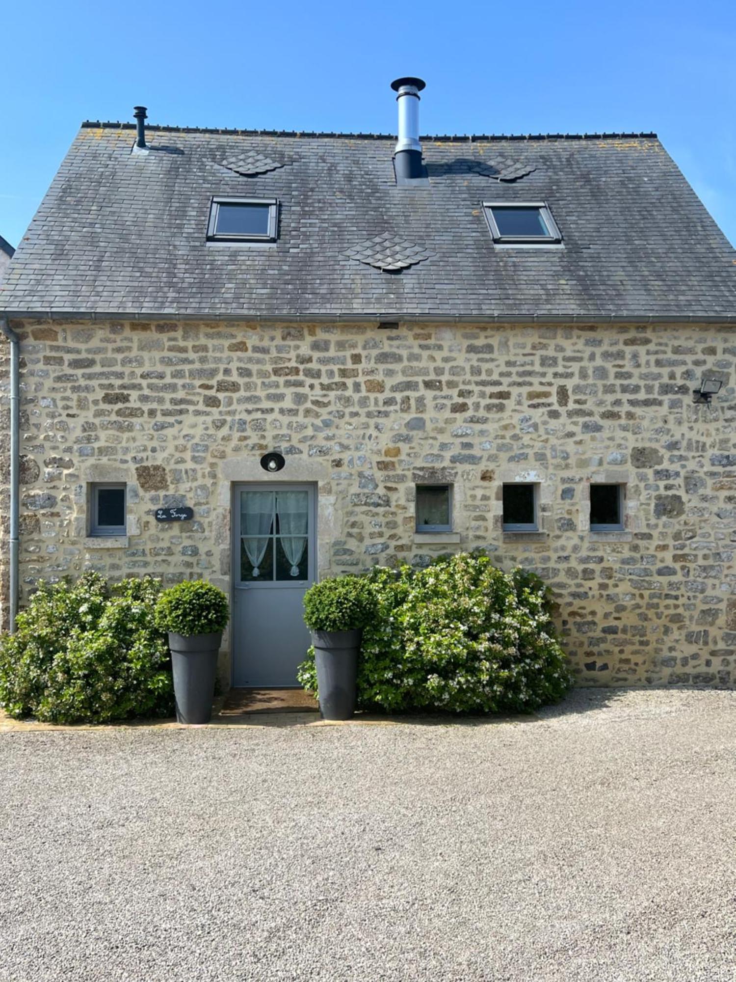 La Forge, Gite Familial,A Sainte Mere Eglise Villa Bagian luar foto